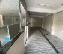 栢顺华府临街铺面，交通便利，周边居住率高，双层空间大