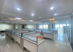 420方整一层出租 办公家具齐全 私密性高有多个间隔